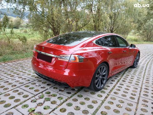 Tesla Model S 2019 красный - фото 7