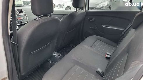 Renault Sandero 2020 - фото 16