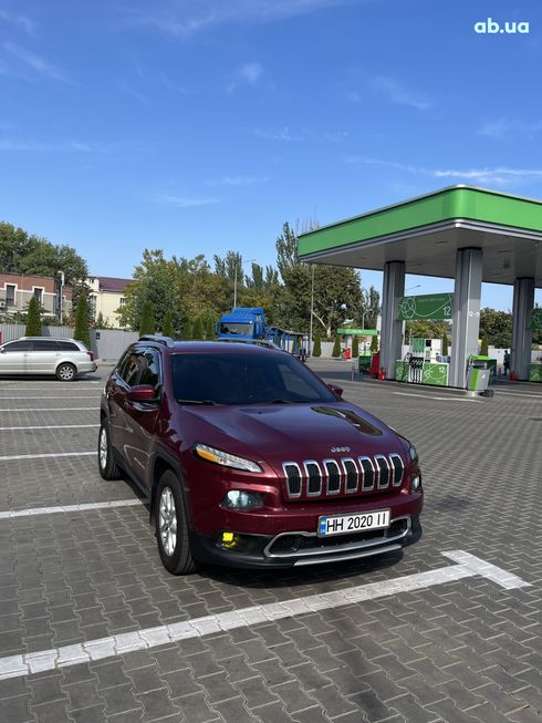 Jeep Cherokee 2015 красный - фото 4