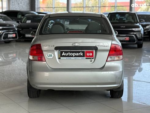 Chevrolet Aveo 2005 серый - фото 4