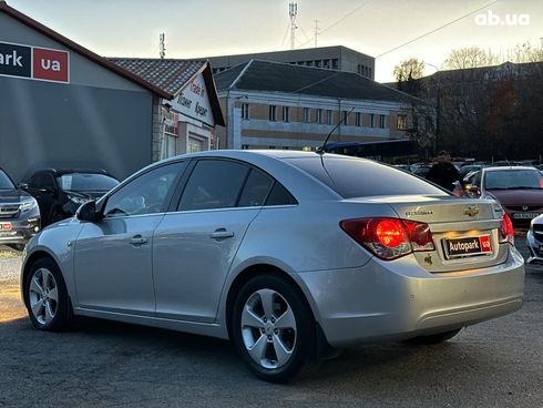 Chevrolet Cruze 2011 серый - фото 9