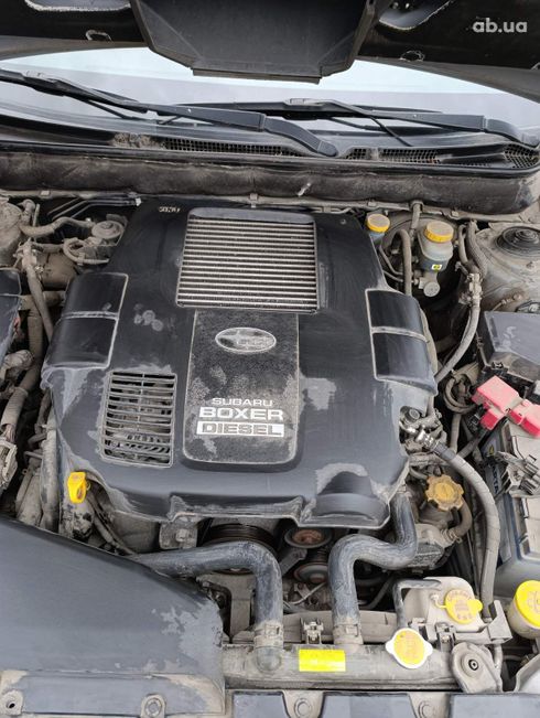 Subaru Legacy Wagon 2012 серебристый - фото 8