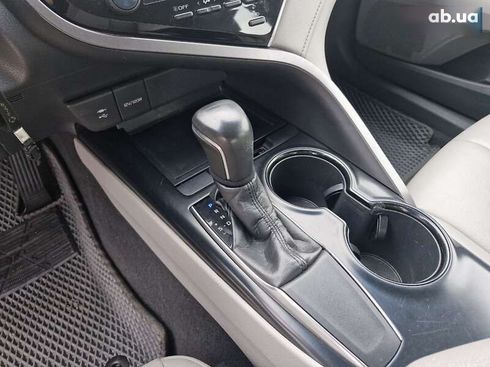 Toyota Camry 2018 - фото 25
