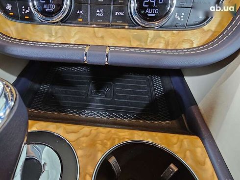 Bentley Bentayga 2022 - фото 27