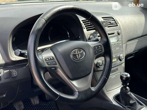 Toyota Avensis 2010 - фото 14