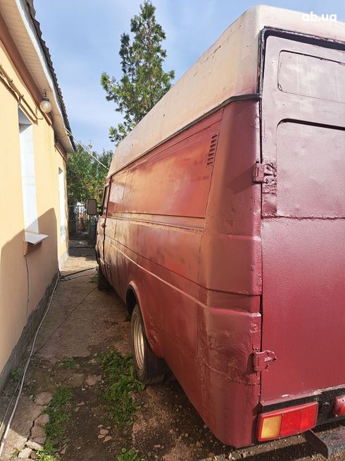 IVECO Daily 1999 красный - фото 11