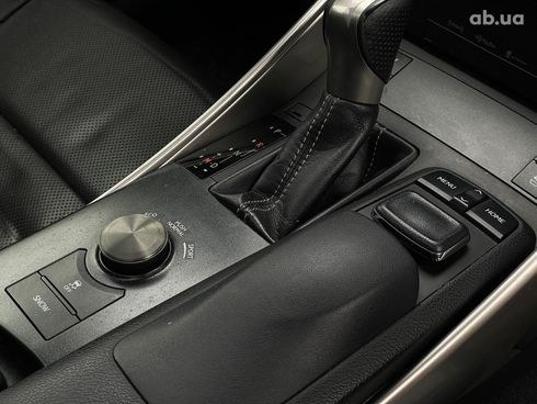 Lexus IS 2016 белый - фото 17