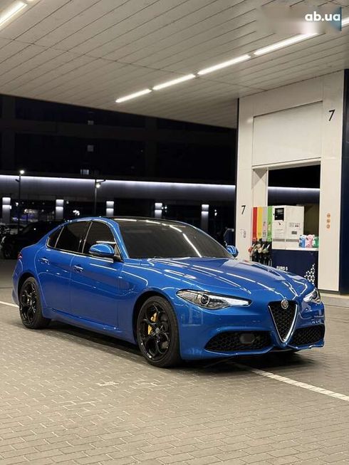 Alfa Romeo Giulia 2017 - фото 14