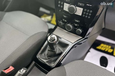Opel Astra 2010 - фото 29