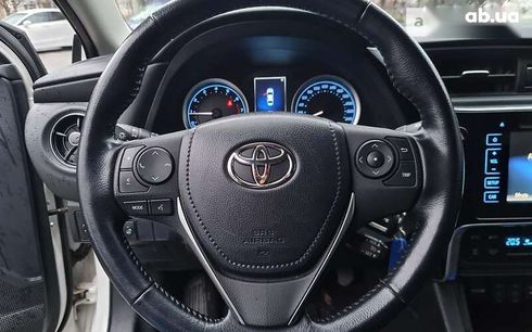 Toyota Corolla 2018 - фото 11