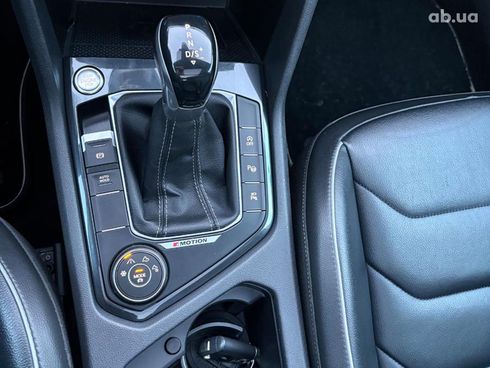 Volkswagen Tiguan 2020 черный - фото 49