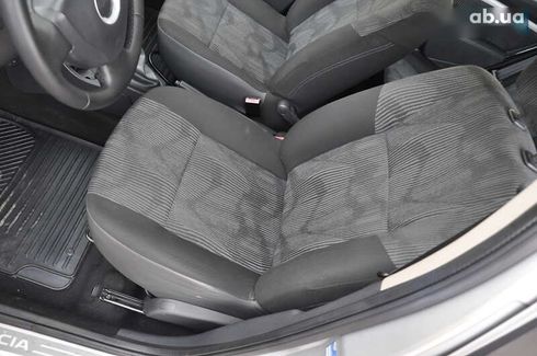 Dacia Sandero 2010 - фото 17