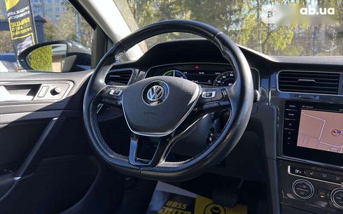 Volkswagen e-Golf 2020 - фото 11