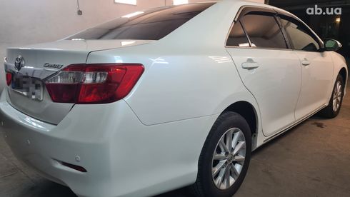 Toyota Camry 2012 белый - фото 6