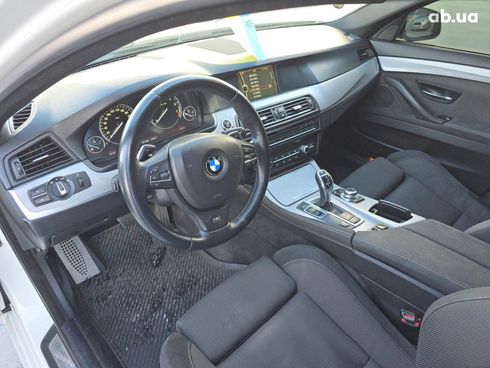 BMW 5 серия 2012 белый - фото 18