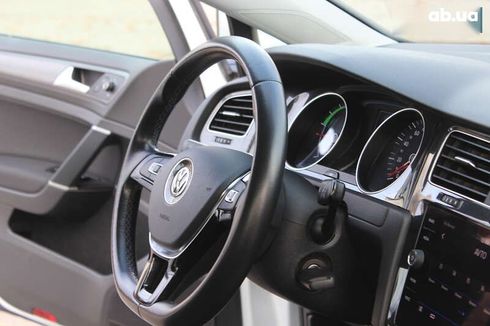 Volkswagen e-Golf 2020 - фото 29