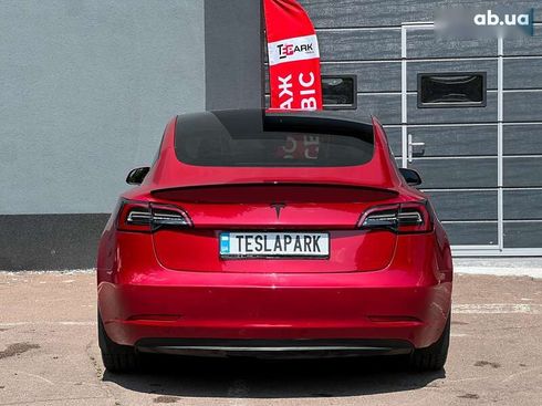 Tesla Model 3 2021 - фото 9
