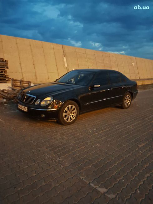 Mercedes-Benz E-Класс 2005 черный - фото 7