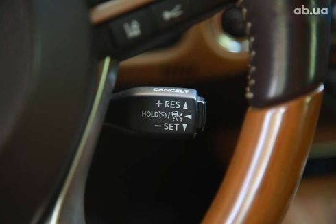 Lexus ES 2018 - фото 23