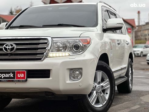 Toyota land cruiser 200 2013 белый - фото 2