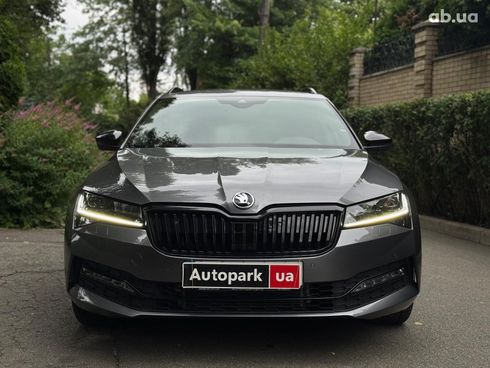 Skoda Superb 2022 серый - фото 5