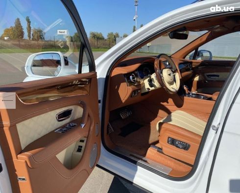 Bentley Bentayga 2019 - фото 6
