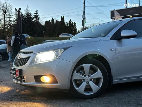 Chevrolet Cruze 2011 серый - фото 4