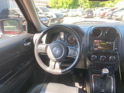 Jeep Patriot 2016 красный - фото 29