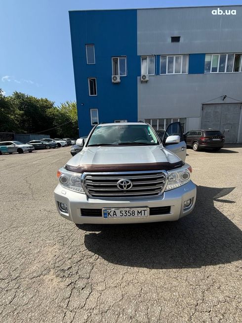 Toyota Land Cruiser 2012 - фото 2