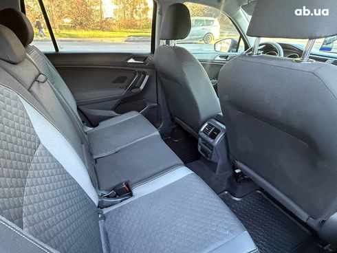 Volkswagen Tiguan 2020 синий - фото 22