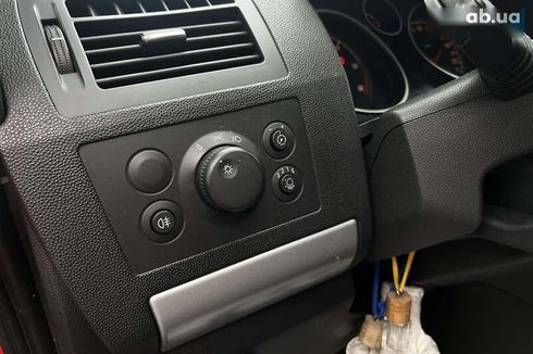 Opel Zafira 2011 - фото 25