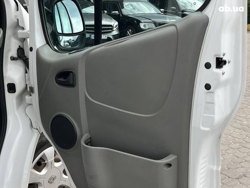 Renault Trafic 2014 белый - фото 24