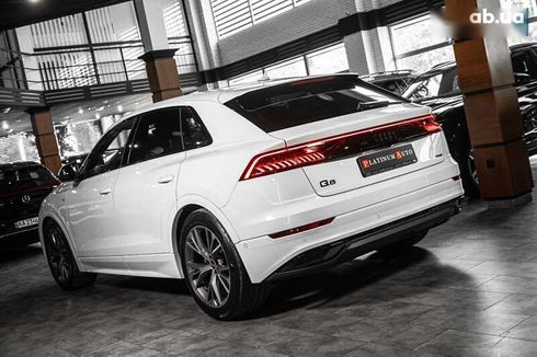 Audi Q8 2021 - фото 23