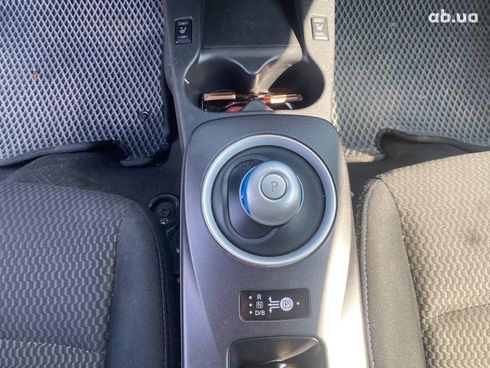 Nissan Leaf 2015 красный - фото 22