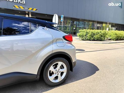 Toyota C-HR 2016 - фото 7