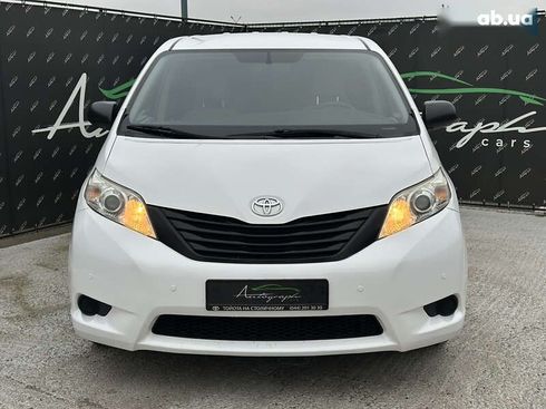 Toyota Sienna 2016 - фото 3