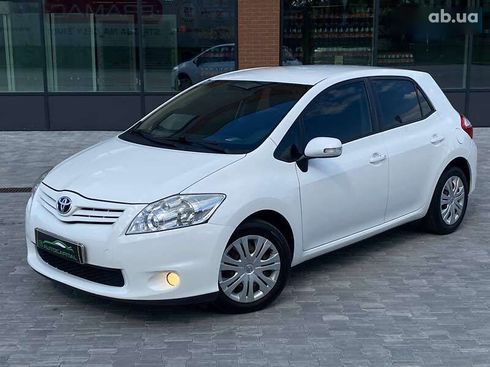 Toyota Auris 2011 - фото 3