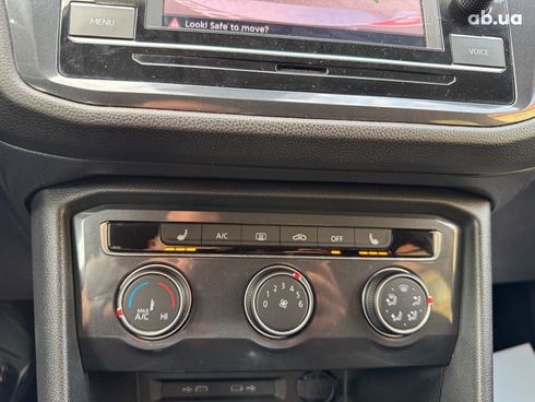 Volkswagen Tiguan 2023 серый - фото 28