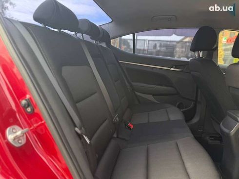 Hyundai Elantra 2017 - фото 25