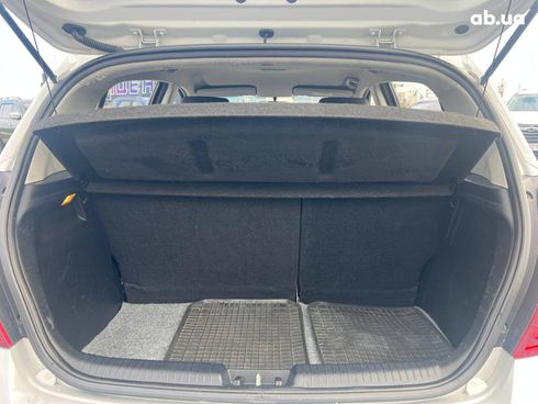 Hyundai i20 2011 серый - фото 35