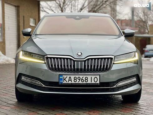 Skoda Superb 2021 - фото 19