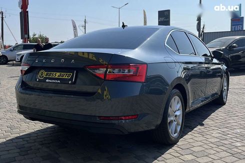 Skoda Superb 2020 - фото 7