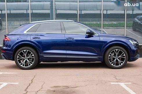 Audi Q8 2021 - фото 2