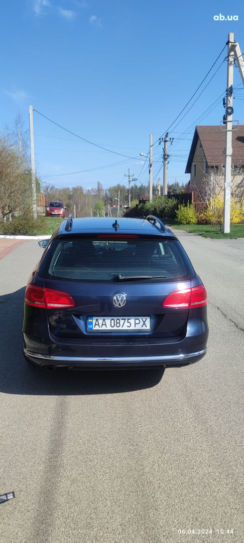 Volkswagen Passat 2014 синий - фото 3