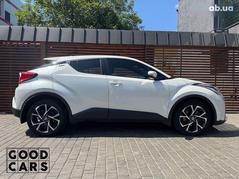 Toyota C-HR 2020 - фото 7