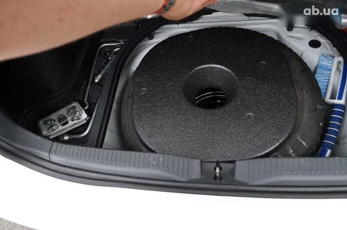 Toyota Auris 2011 - фото 21