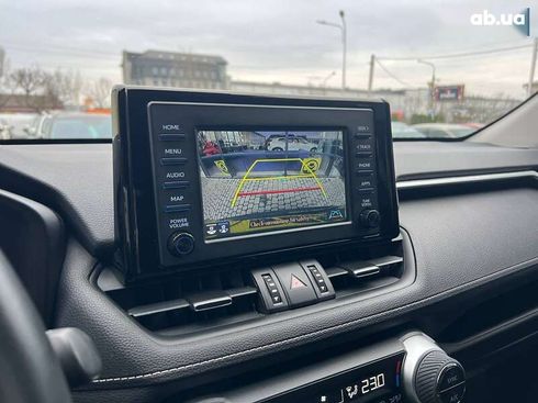 Toyota RAV4 2021 - фото 16