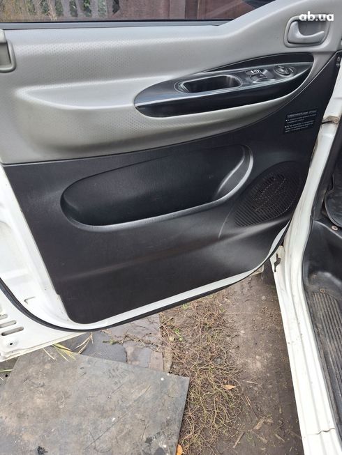 Hyundai h 1 2006 белый - фото 12