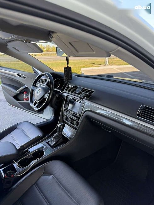 Volkswagen Passat 2017 - фото 16