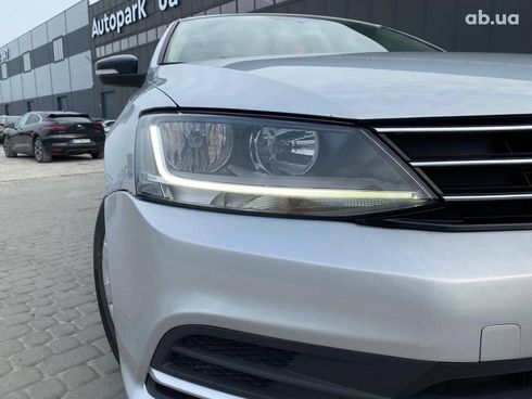 Volkswagen Jetta 2015 серый - фото 3
